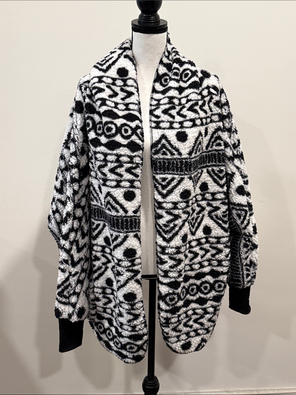 NWT LuLaRoe Teddy Bear Hooded Cozy Plush Geometric Sherpa Open Jacket Size Large